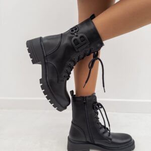 Botas B